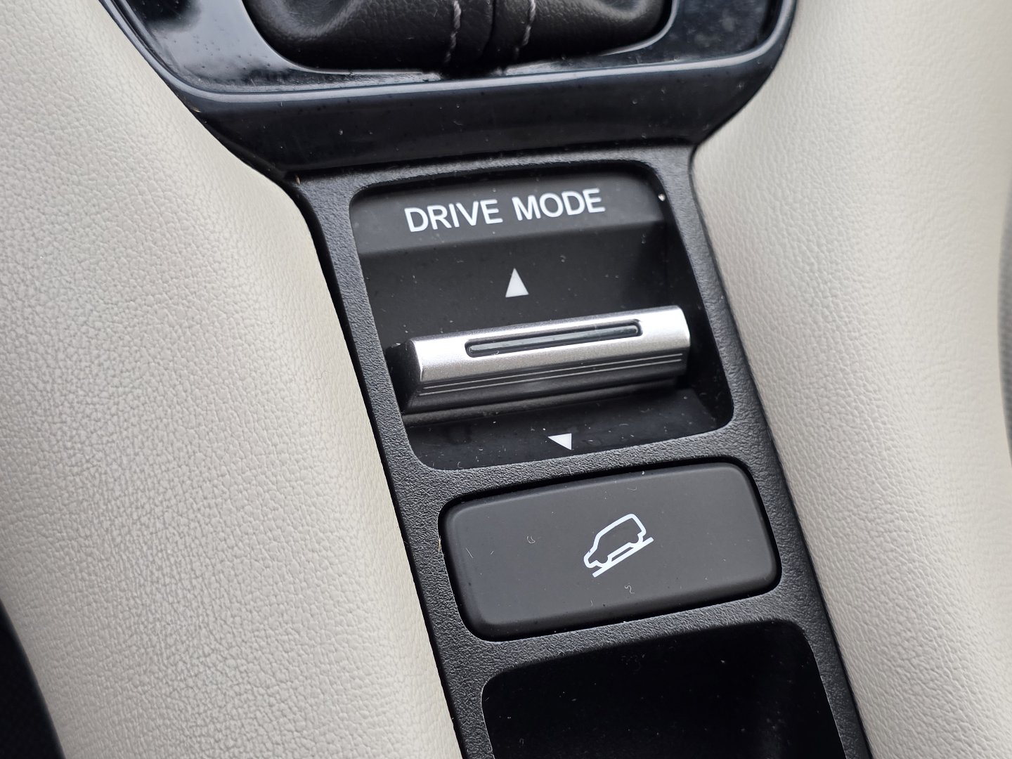 Certified 2024 Honda HR-V LX image 7