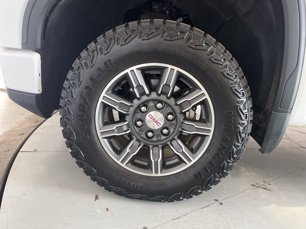 Used 2025 GMC Sierra 1500 AT4 image 13