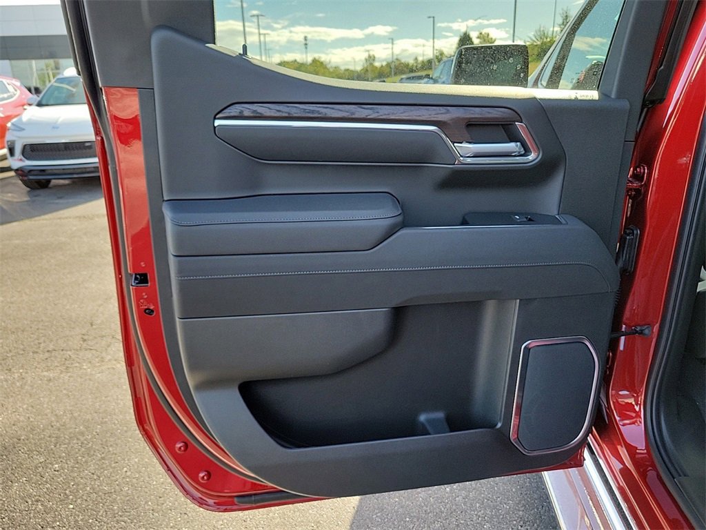 New 2026 GMC Sierra 1500 SLT w/ SLT Premium Package image 15