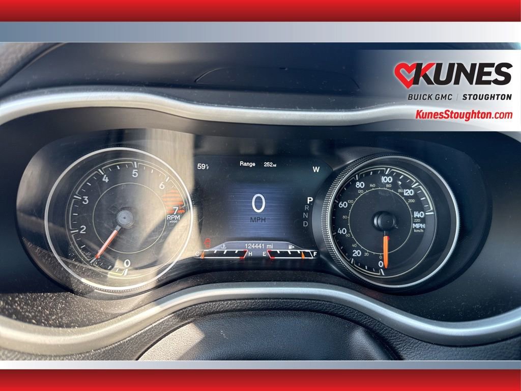 Used 2016 Jeep Cherokee Limited AWD/4WD image 29