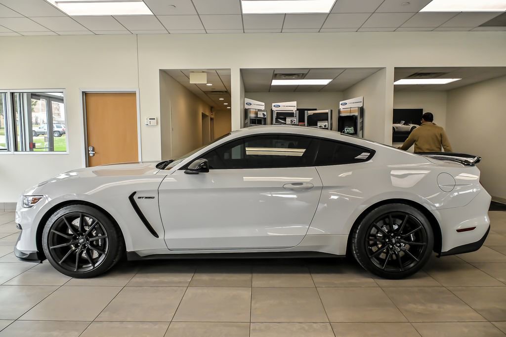 Used 2018 Ford Mustang Shelby GT350 image 6