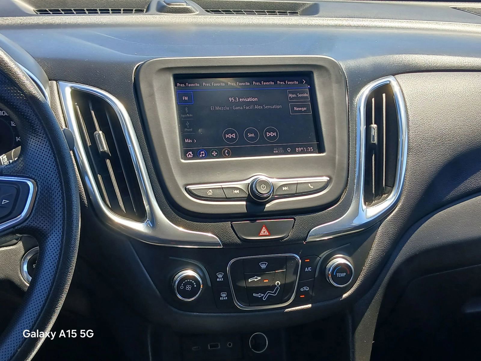 Used 2021 Chevrolet Equinox LT image 27