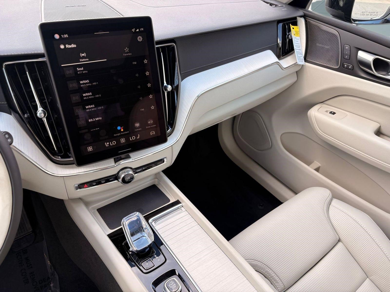 New 2026 Volvo XC60 B5 Ultra w/ Climate Package image 23