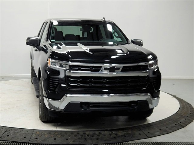 Used 2024 Chevrolet Silverado 1500 LT image 2