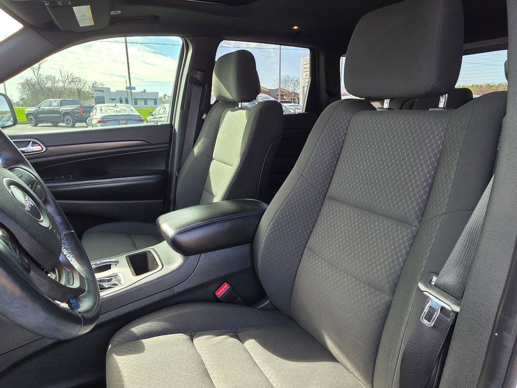 Used 2018 Jeep Grand Cherokee Laredo image 10