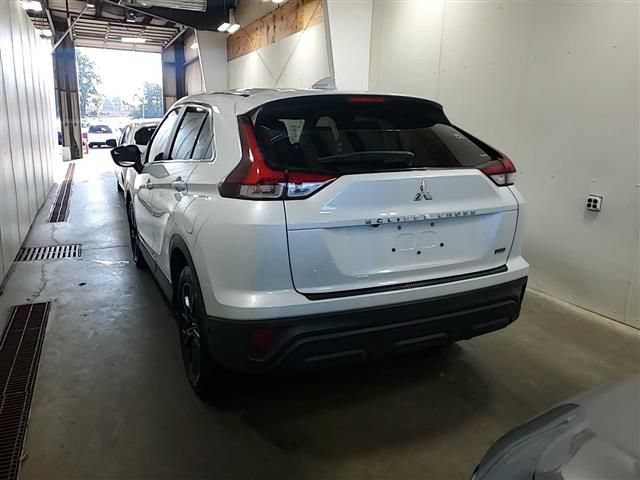 Used 2024 Mitsubishi Eclipse Cross LE AWD/4WD image 2