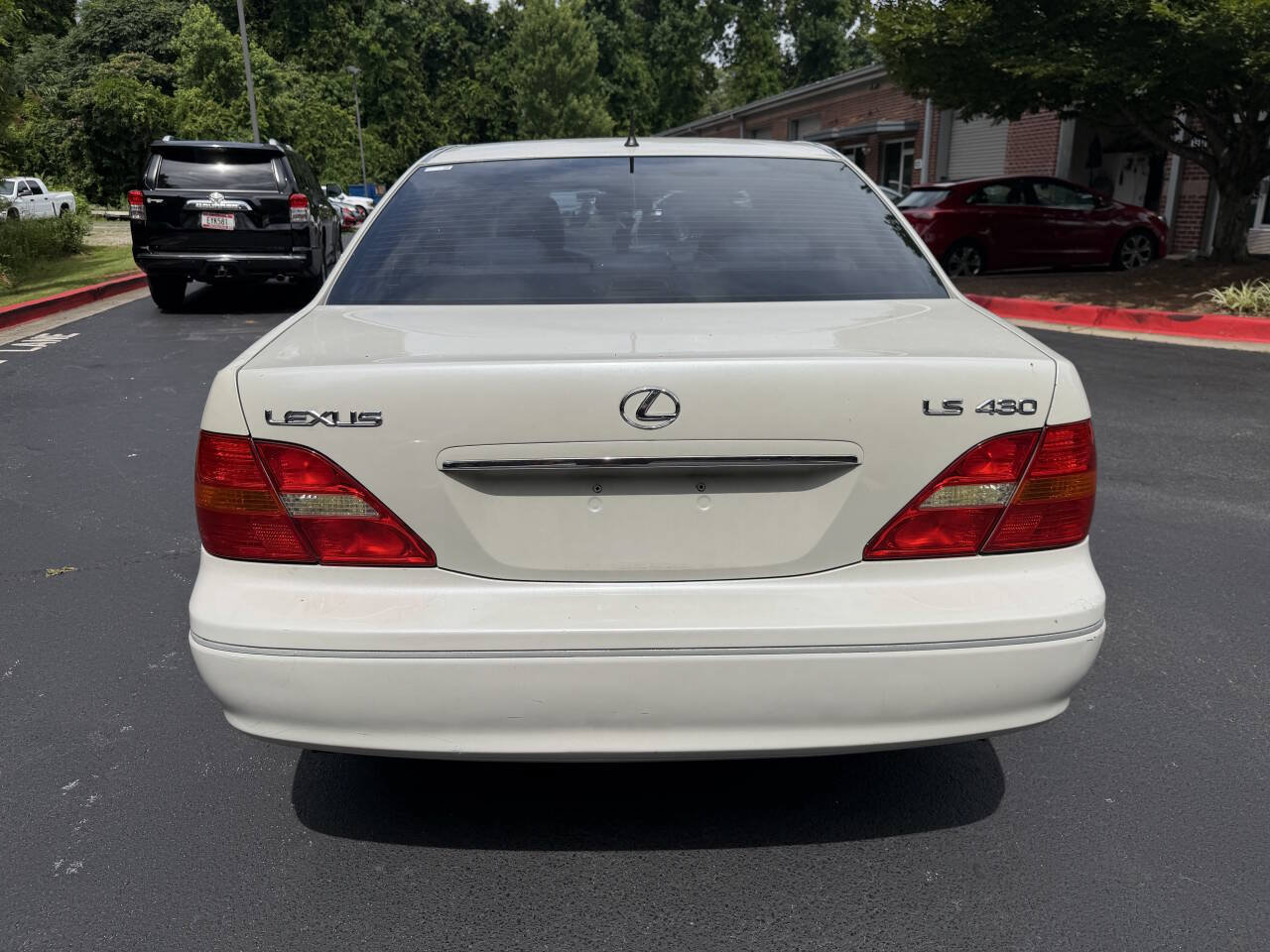 Used 2001 Lexus LS 430 RWD image 4