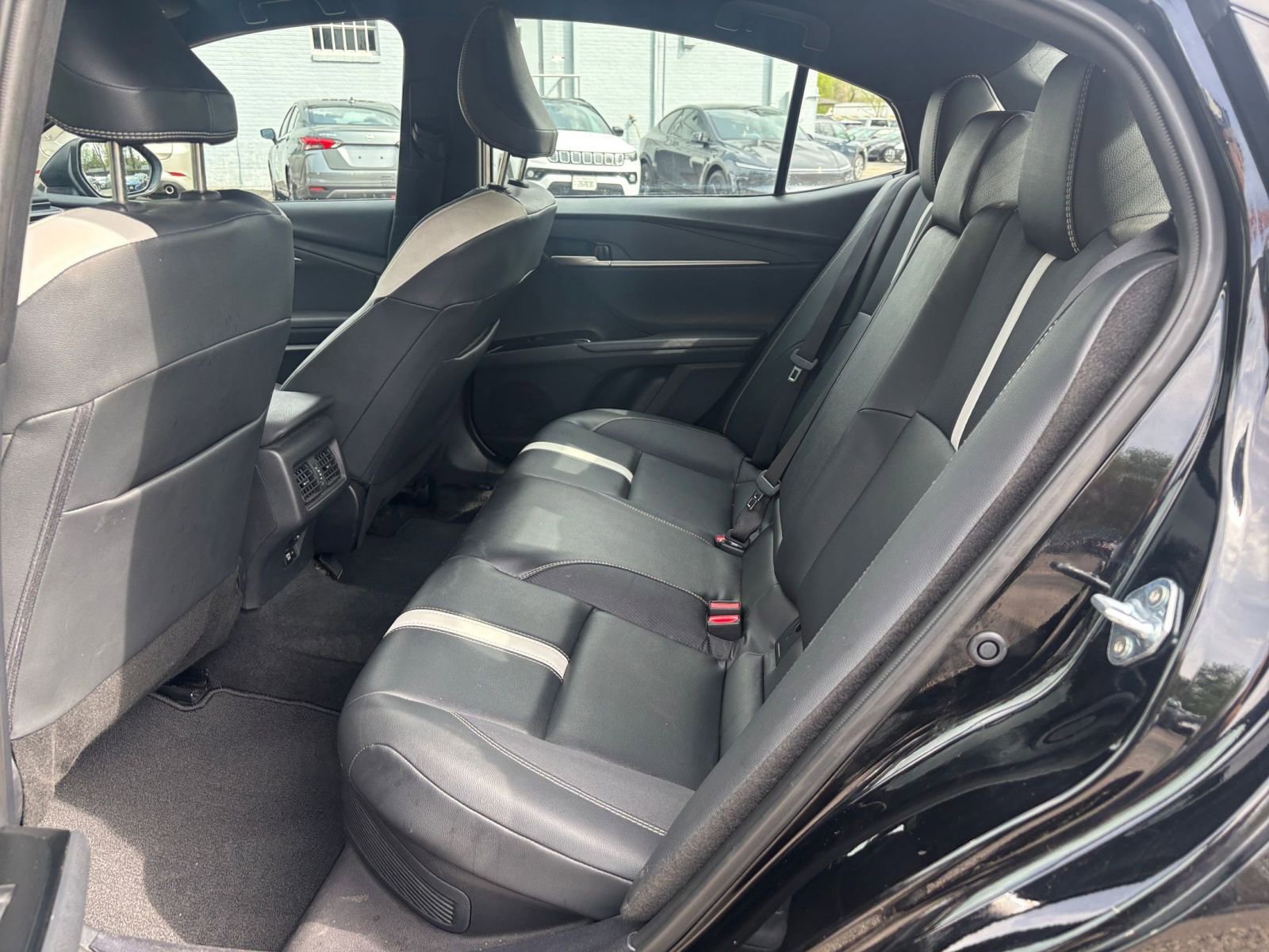 Used 2025 Toyota Camry SE image 23