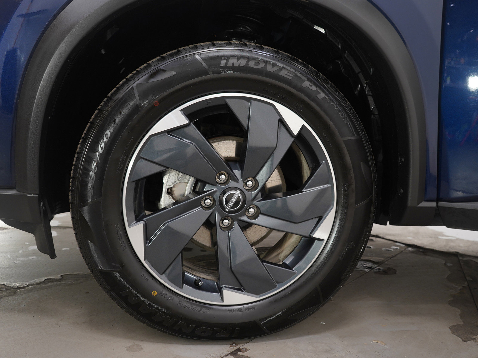 Used 2025 Nissan Rogue SV image 31