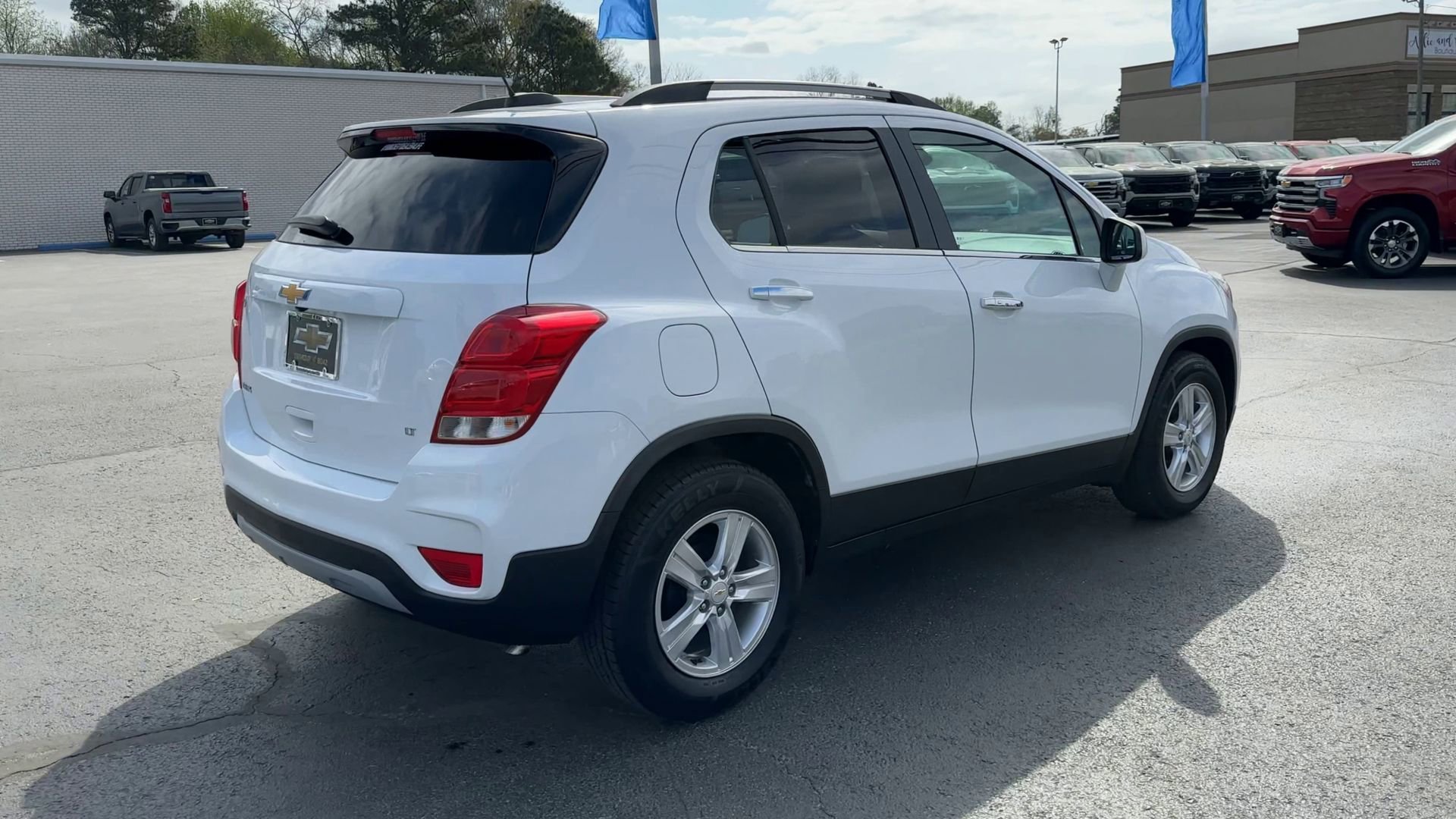 Used 2020 Chevrolet Trax LT w/ LT Convenience Package FWD image 8
