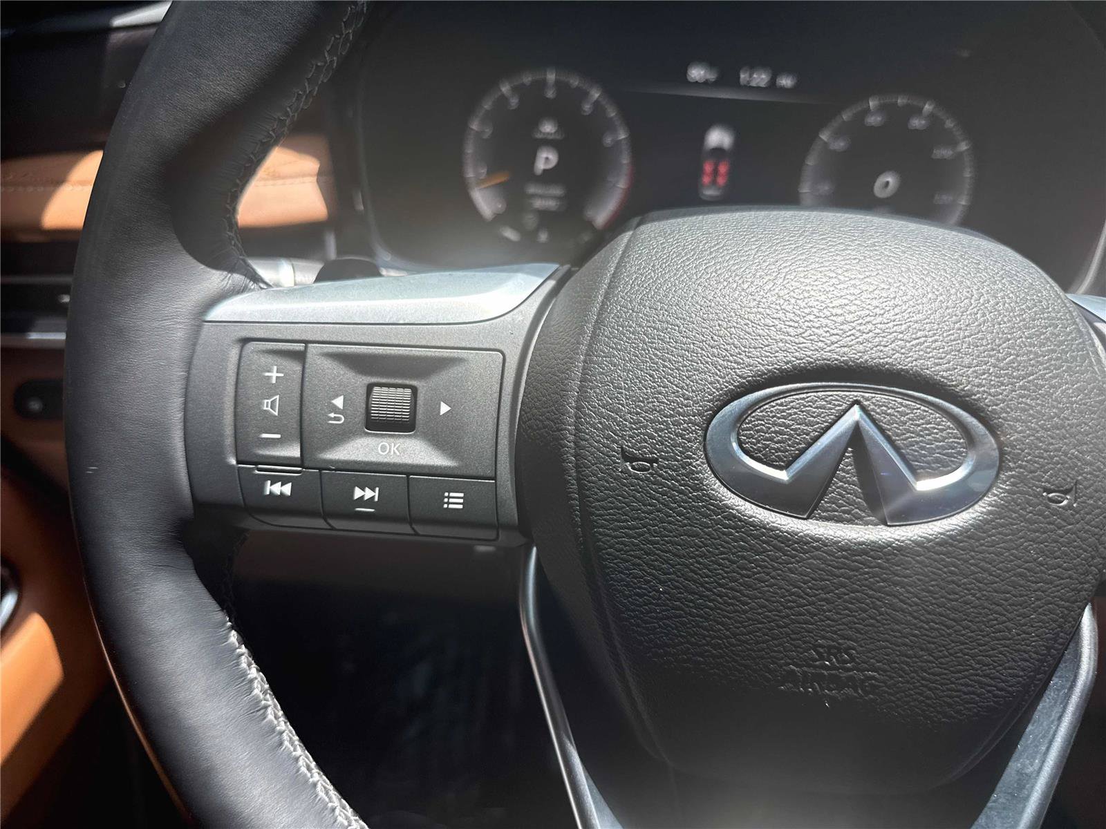 Used 2023 INFINITI QX60 Autograph w/ Cargo Package AWD/4WD image 18