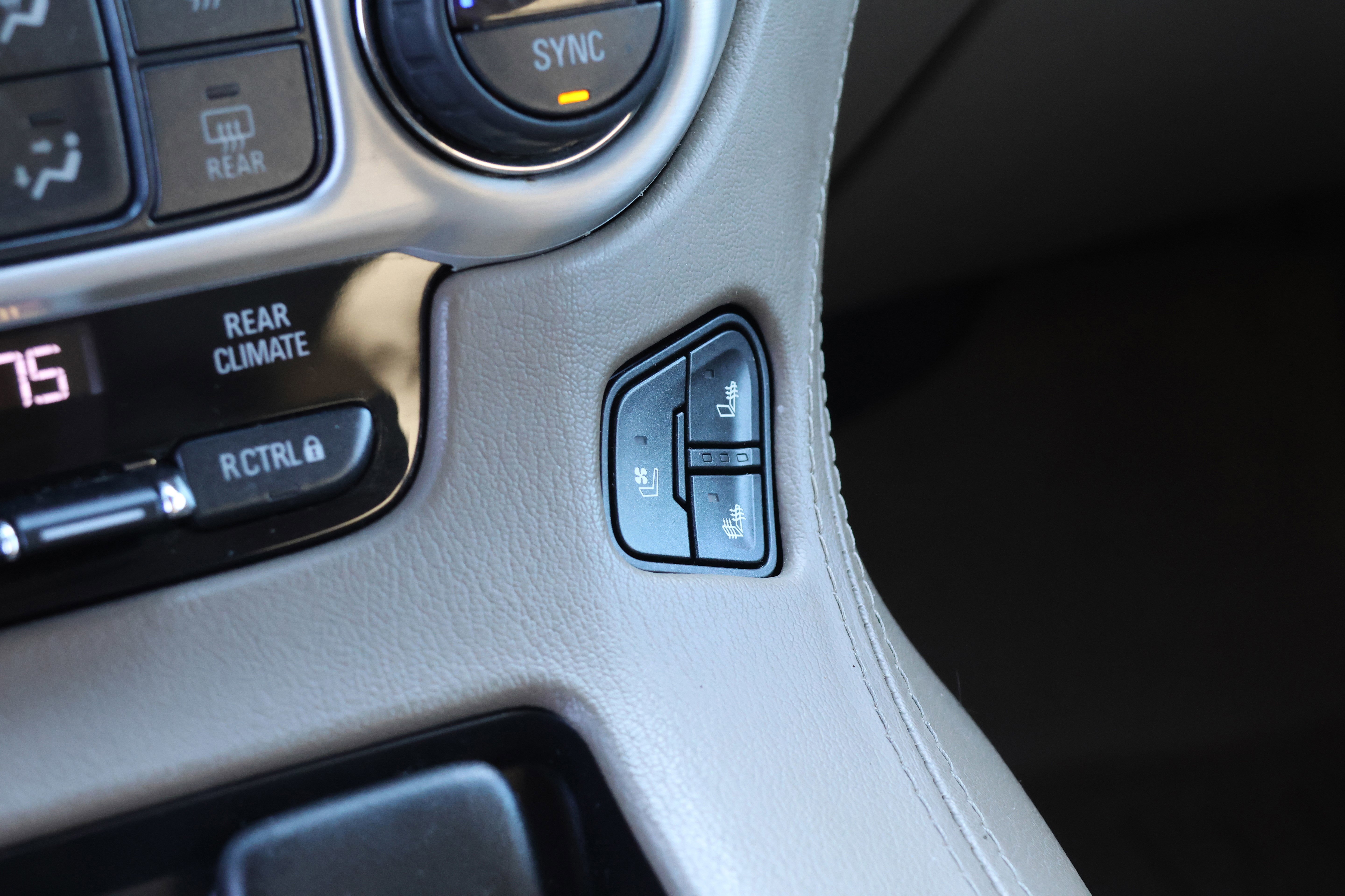 Used 2018 GMC Yukon SLT w/ Open Road Package image 32