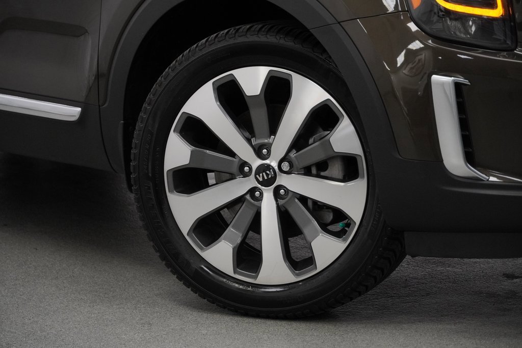 Used 2021 Kia Telluride EX w/ EX Premium Package image 4