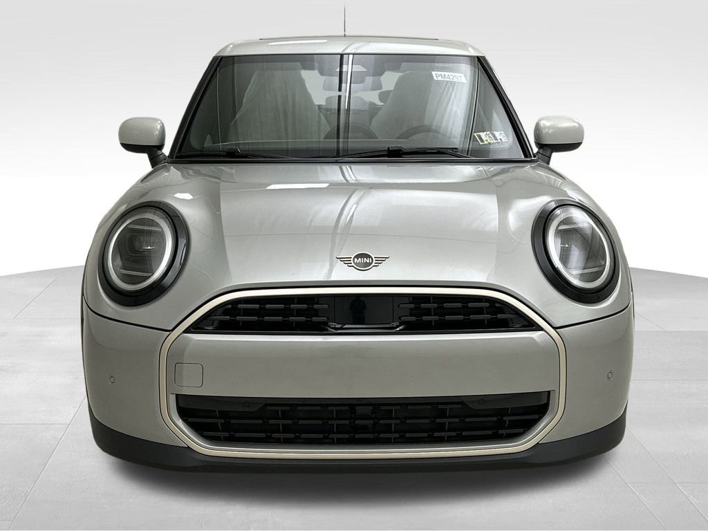New 2025 MINI Cooper 4-Door Hardtop FWD image 3