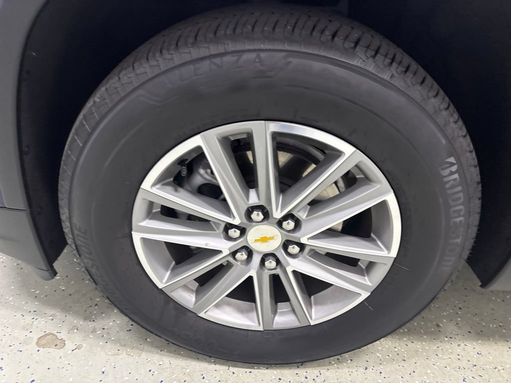 Used 2023 Chevrolet Traverse LT AWD/4WD image 11