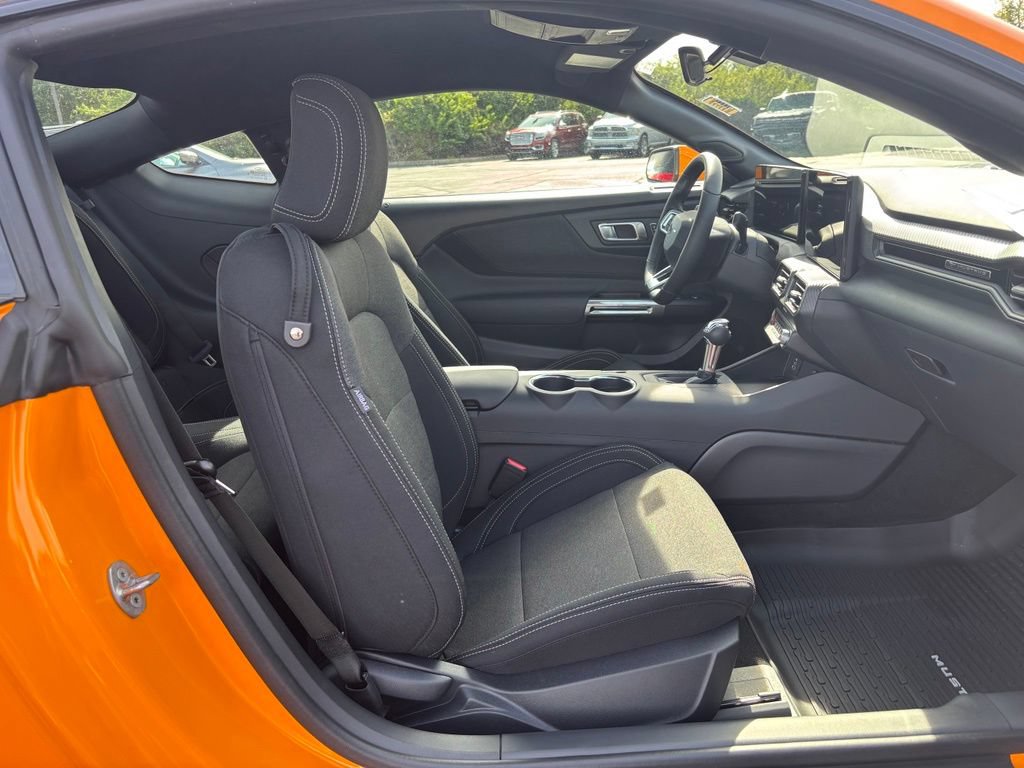 Used 2026 Ford Mustang Coupe RWD image 17