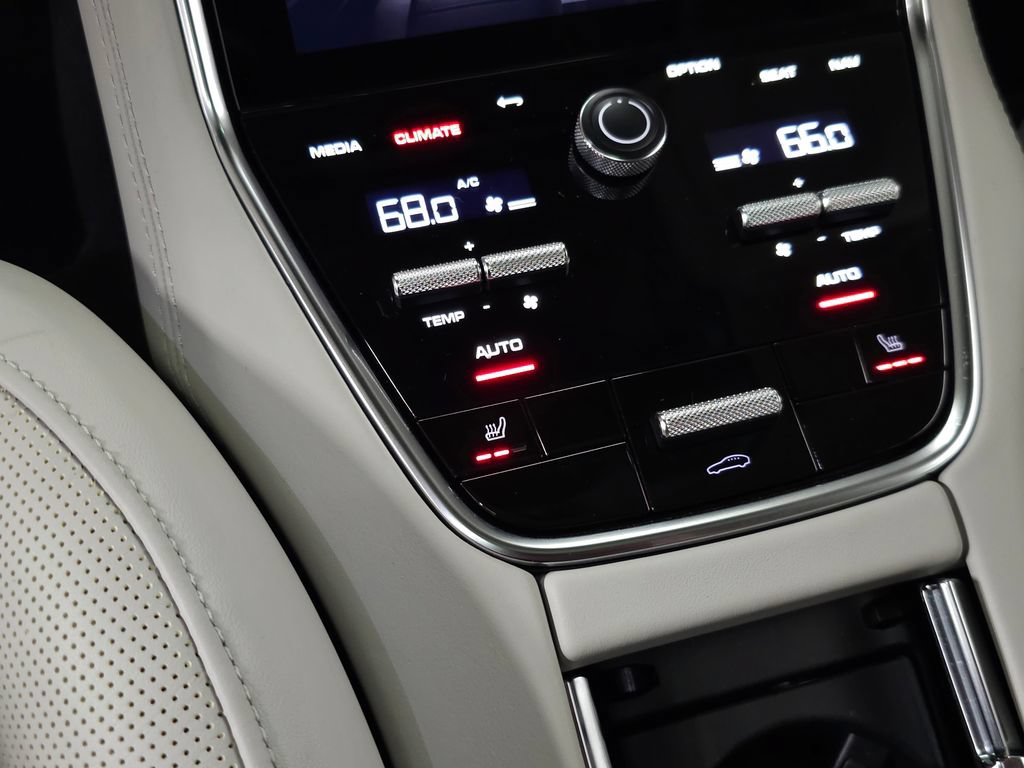 Used 2022 Porsche Panamera 4S AWD/4WD image 36