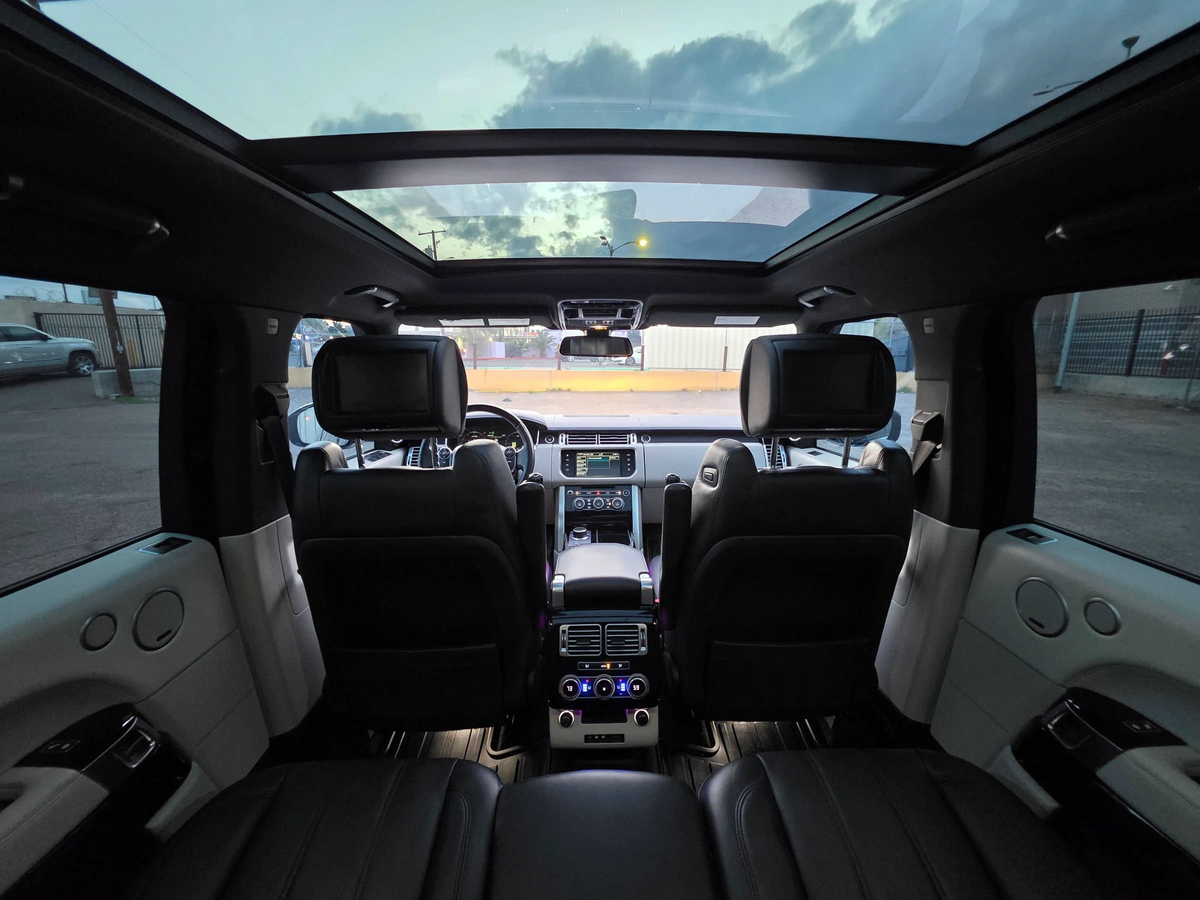 Used 2016 Land Rover Range Rover Supercharged AWD/4WD image 14