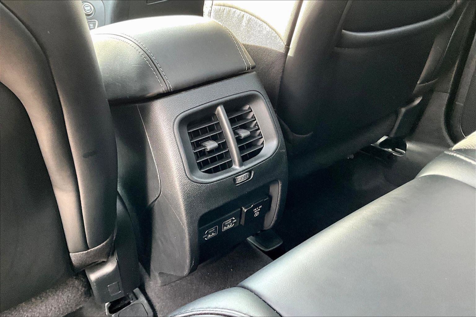 Used 2022 Jeep Cherokee Limited image 16