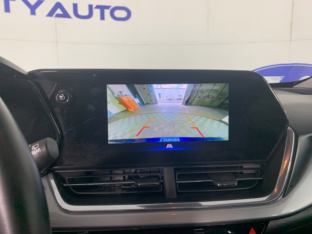 Used 2024 Chevrolet Trax LT w/ Sunroof Package image 27