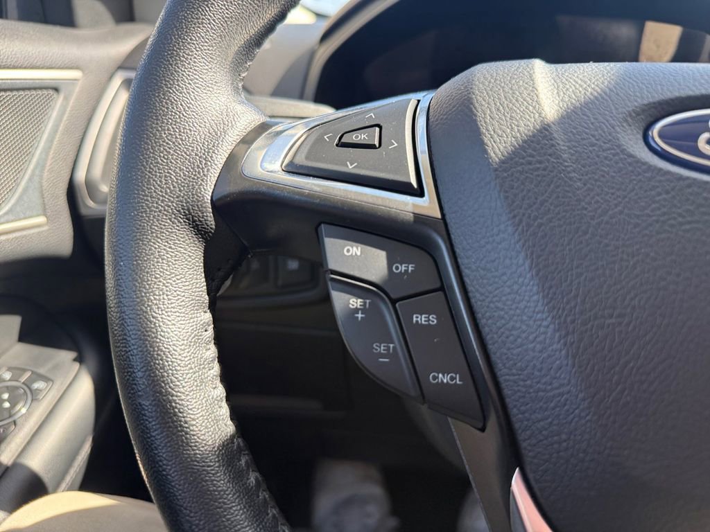 Used 2024 Ford Edge SEL image 26