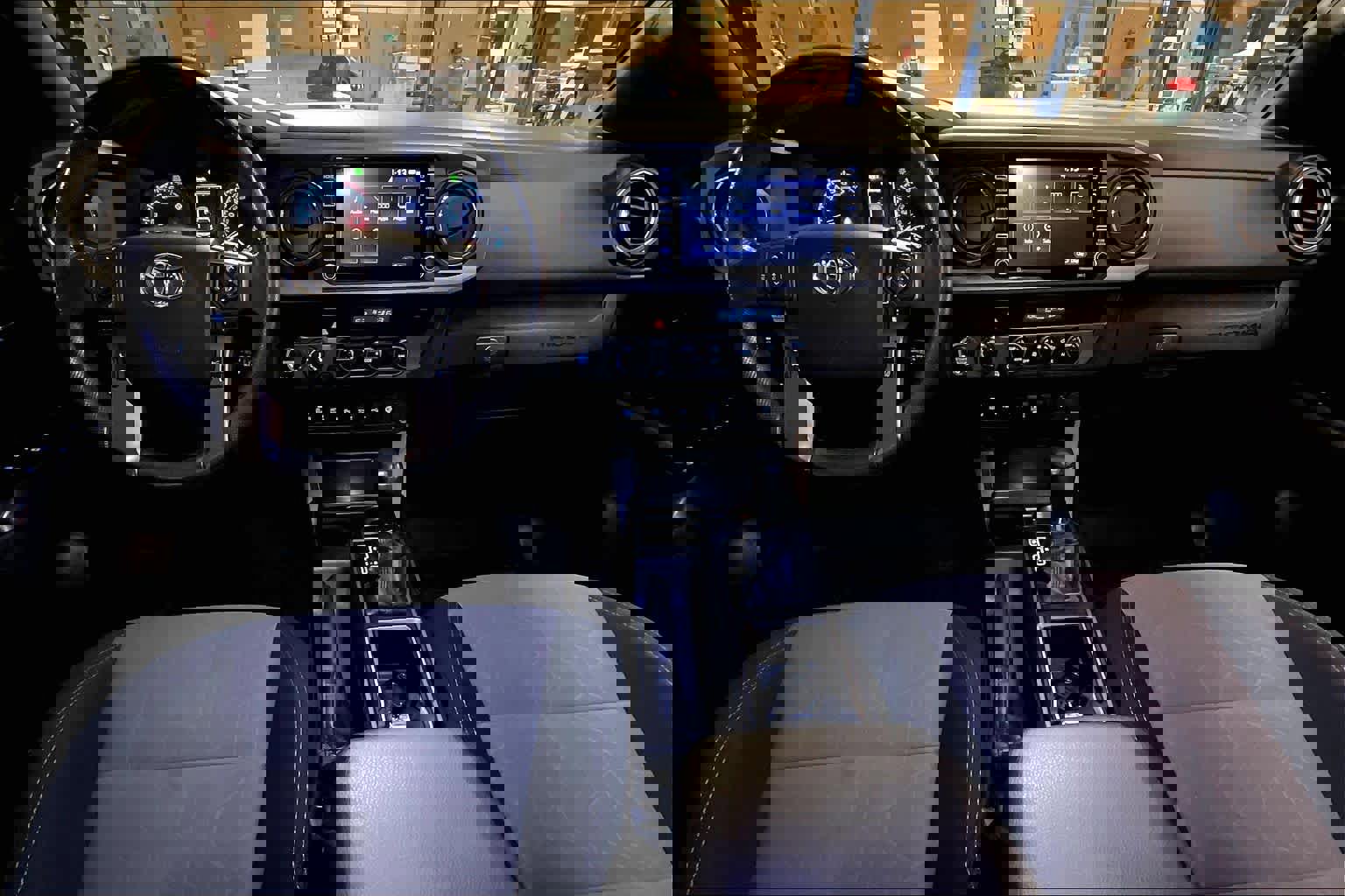 Used 2021 Toyota Tacoma TRD Off-Road image 15