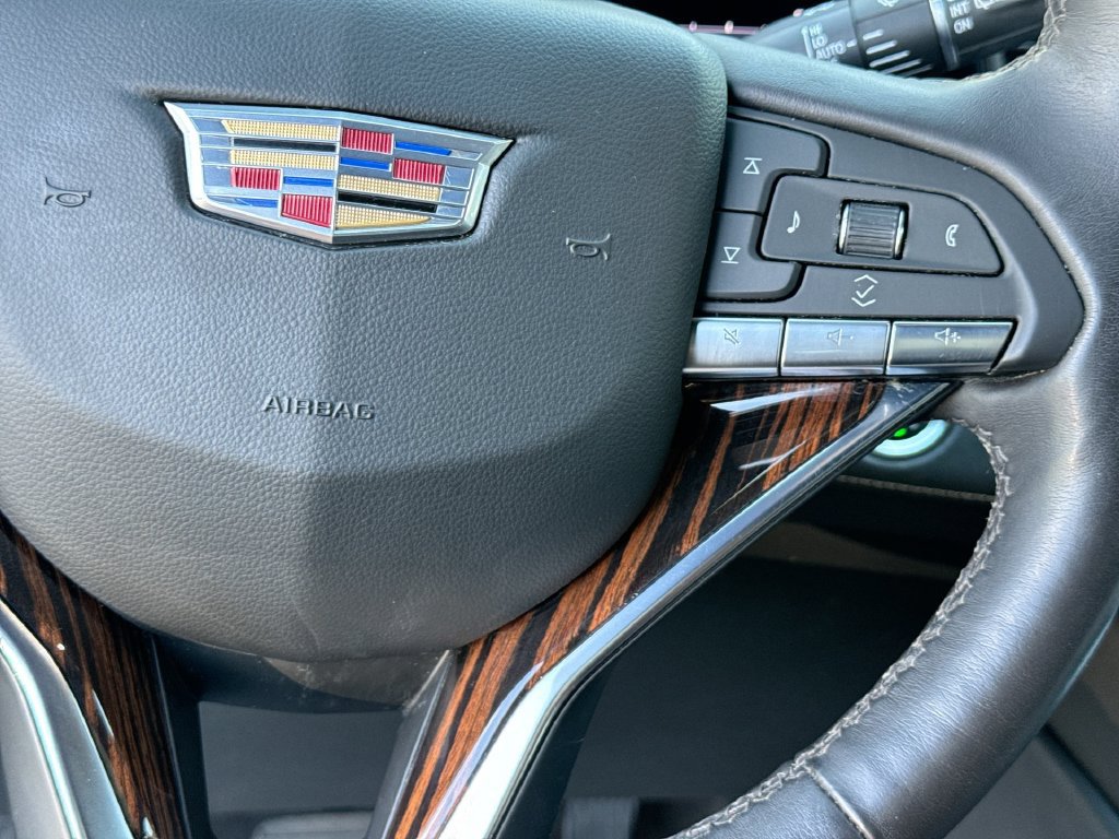 Used 2023 Cadillac Escalade Premium Luxury RWD image 18