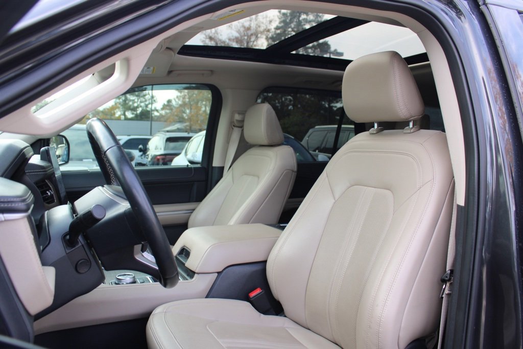 Used 2022 Ford Expedition Limited image 8