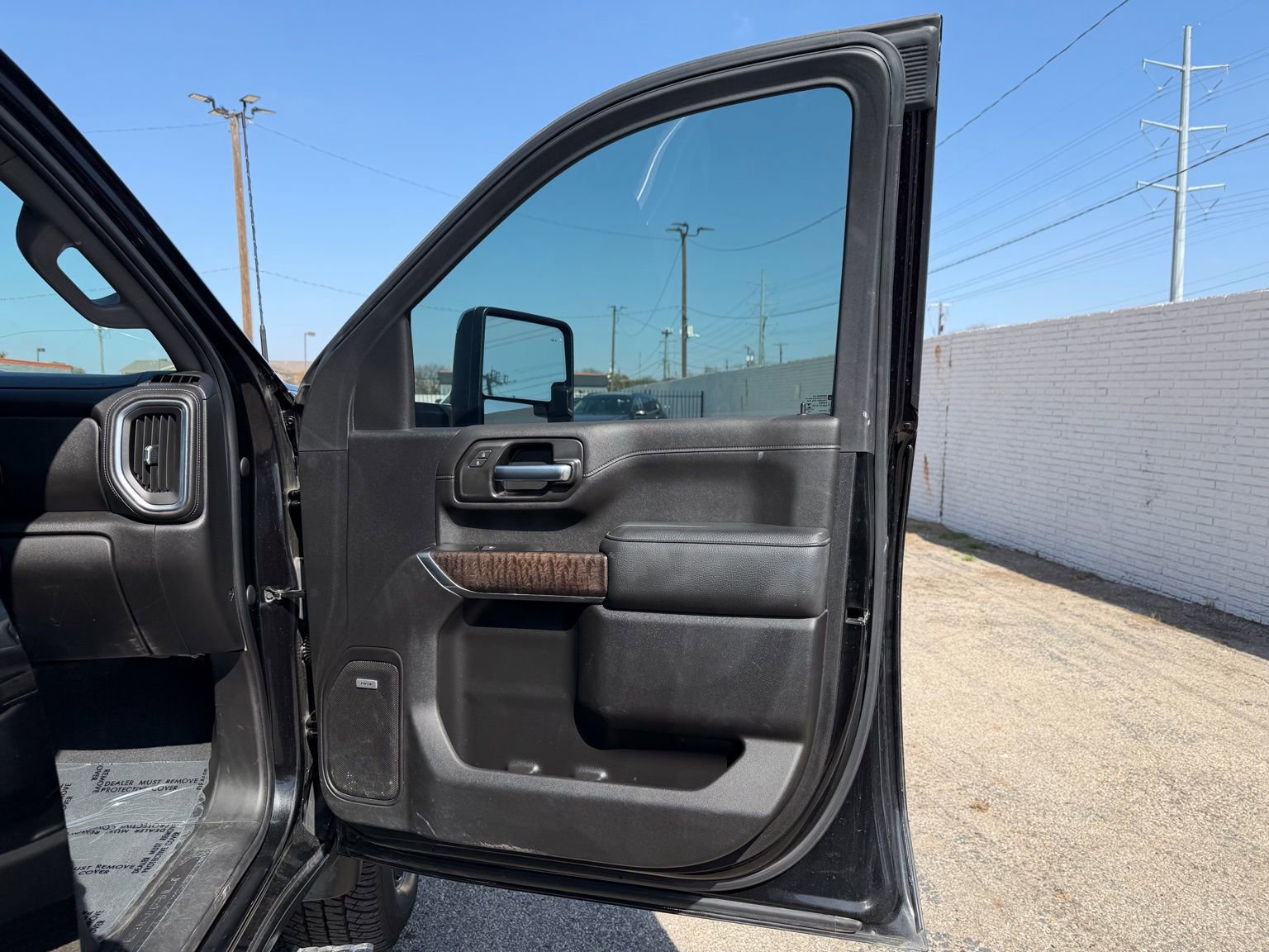 Used 2022 GMC Sierra 2500 Denali w/ Denali Black Diamond Edition image 23