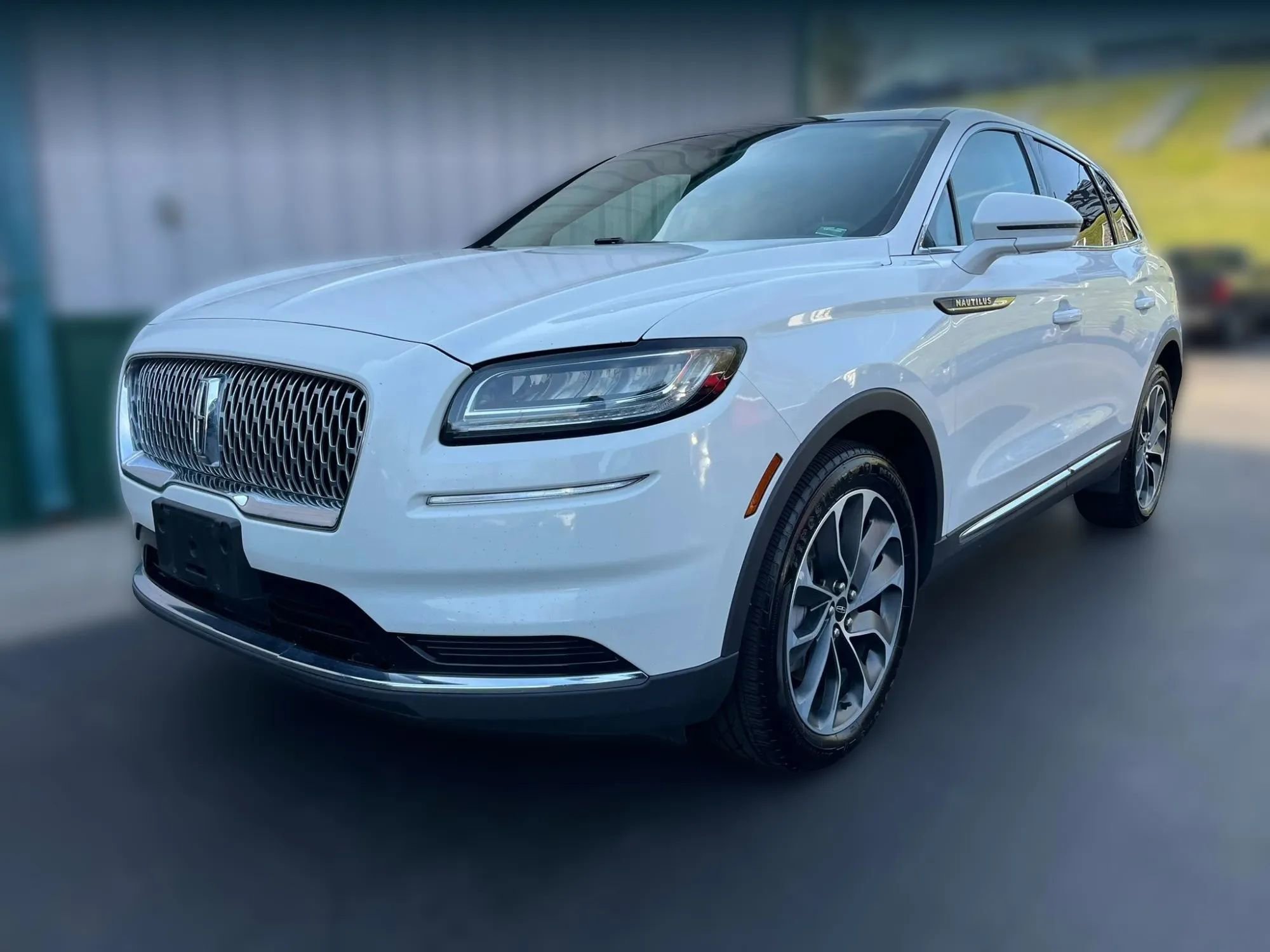 Used 2021 Lincoln Nautilus Reserve image 1