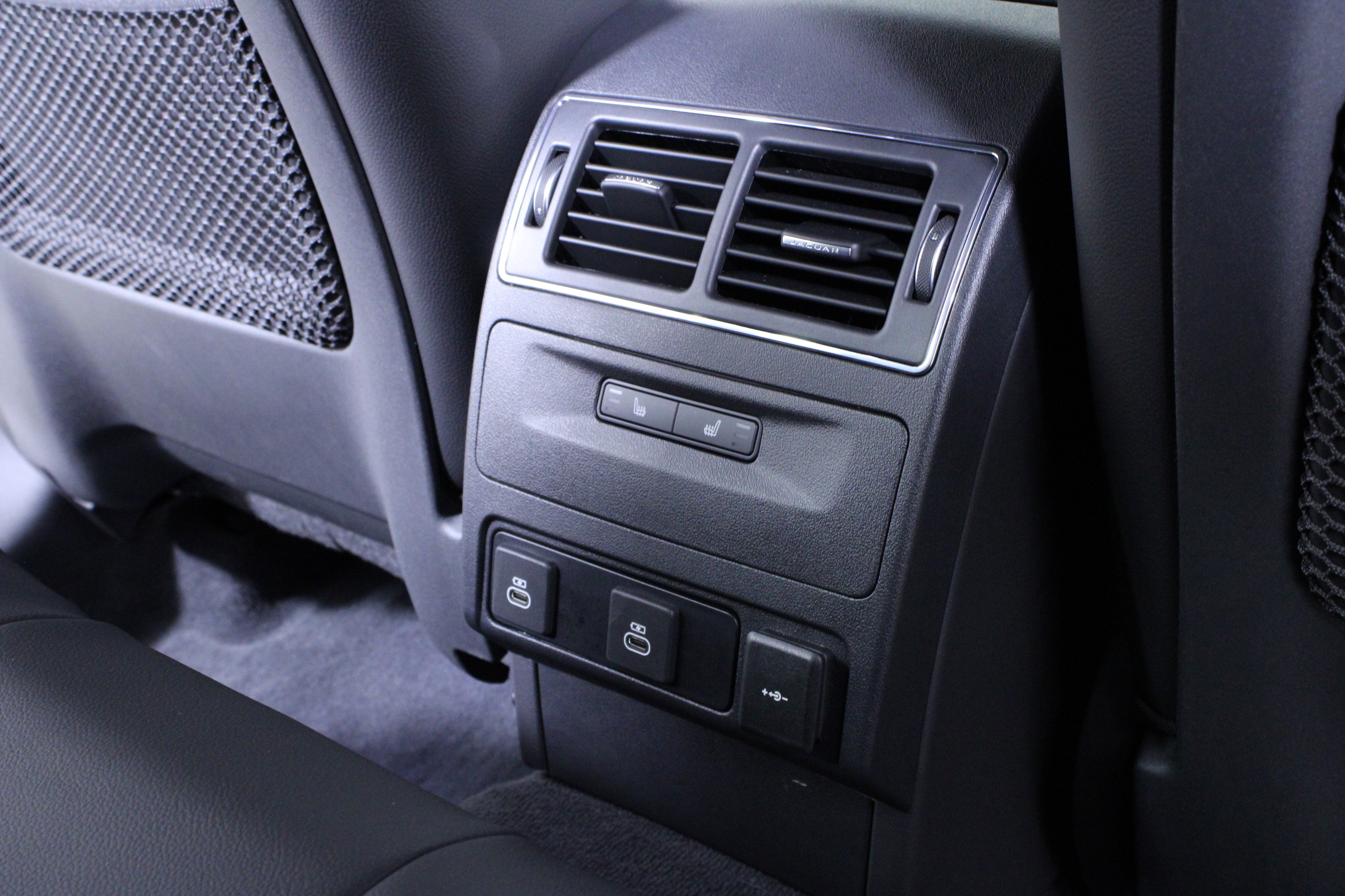 Certified 2026 Jaguar F-PACE R-Dynamic S image 15