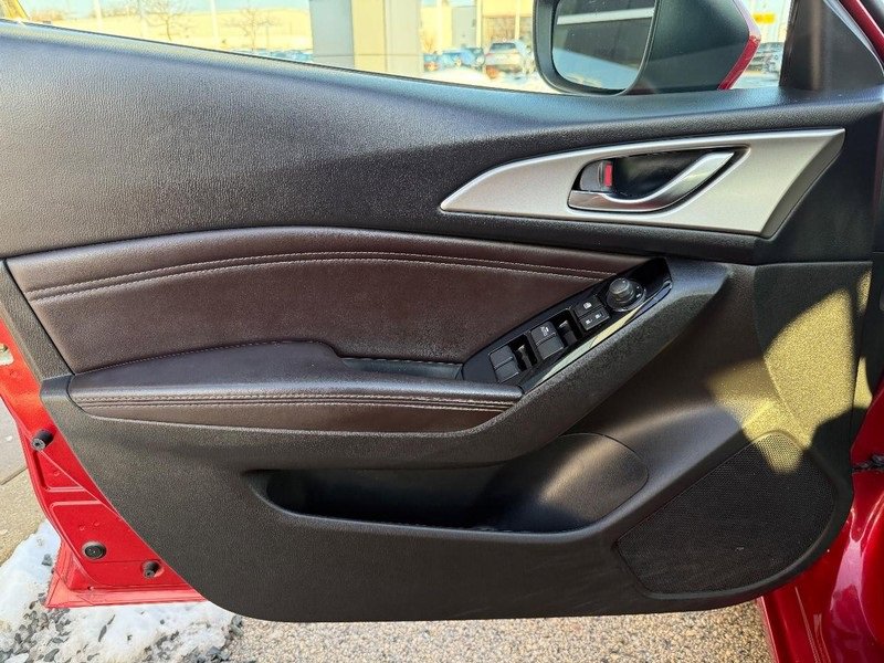 Used 2017 MAZDA MAZDA3 Touring image 19