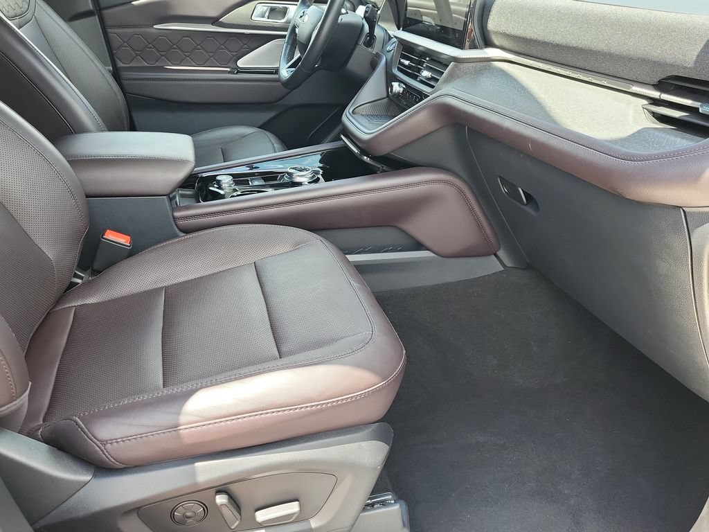 Used 2025 Ford Explorer Platinum w/ LUX Leather Package AWD/4WD image 20