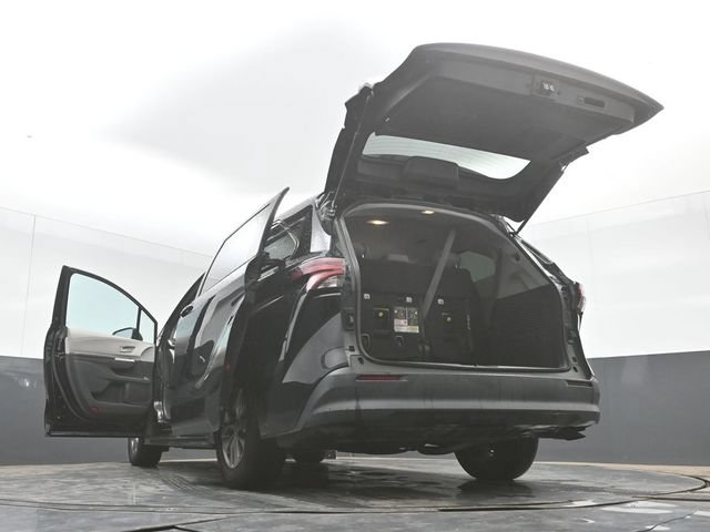 Used 2021 Toyota Sienna LE FWD image 55