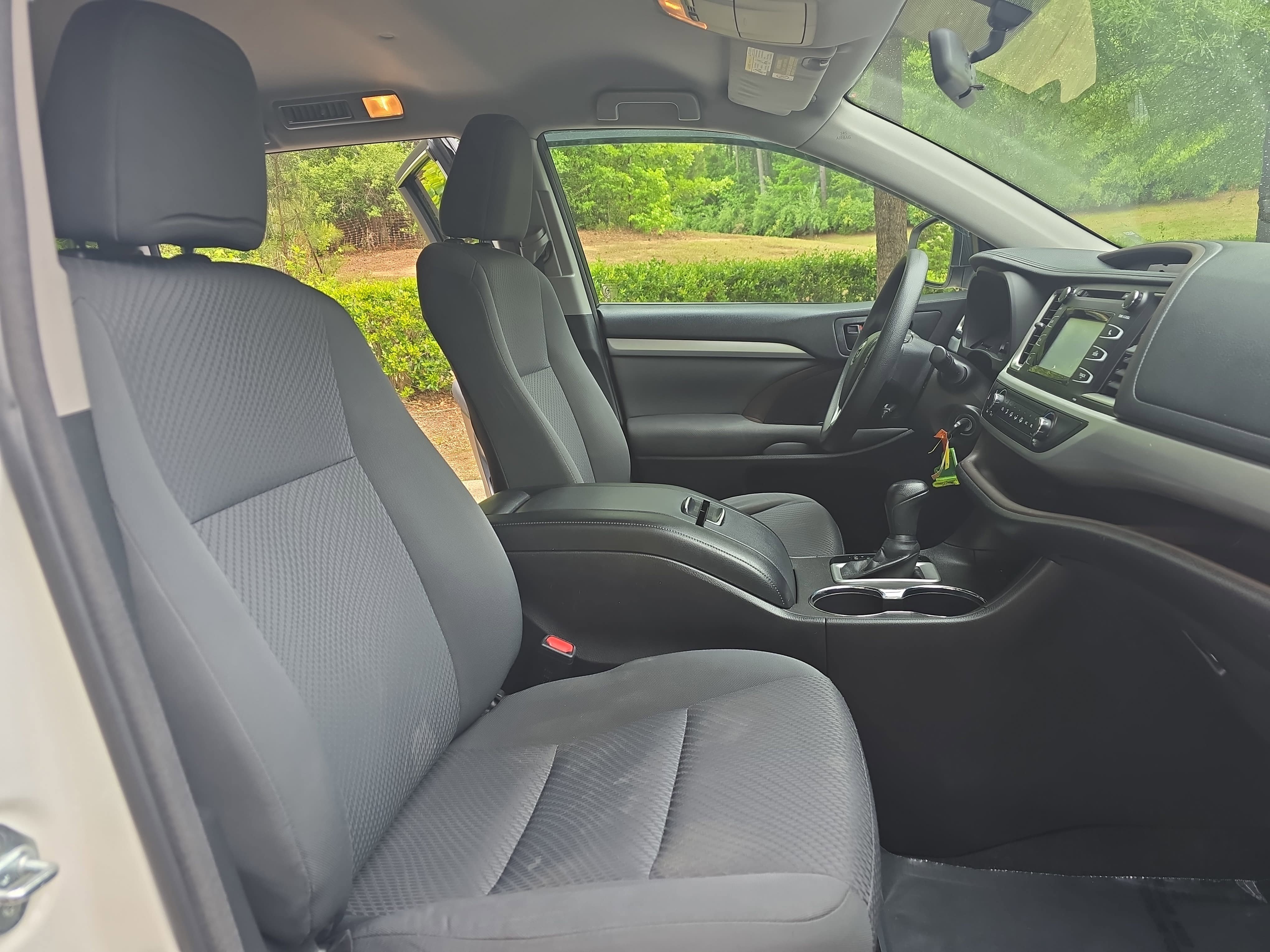 Used 2016 Toyota Highlander LE FWD image 10