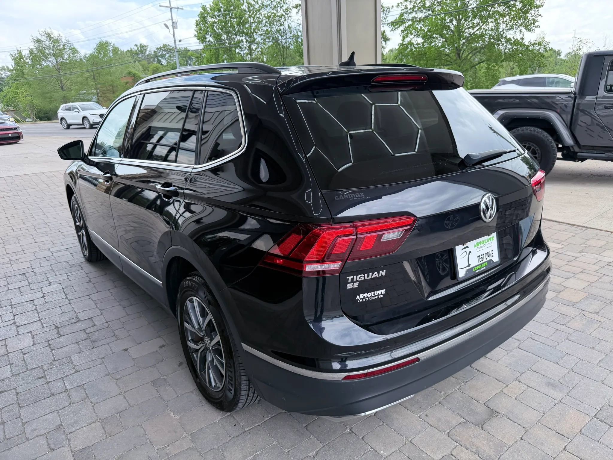 Used 2020 Volkswagen Tiguan SE w/ Panoramic Sunroof Package FWD image 66
