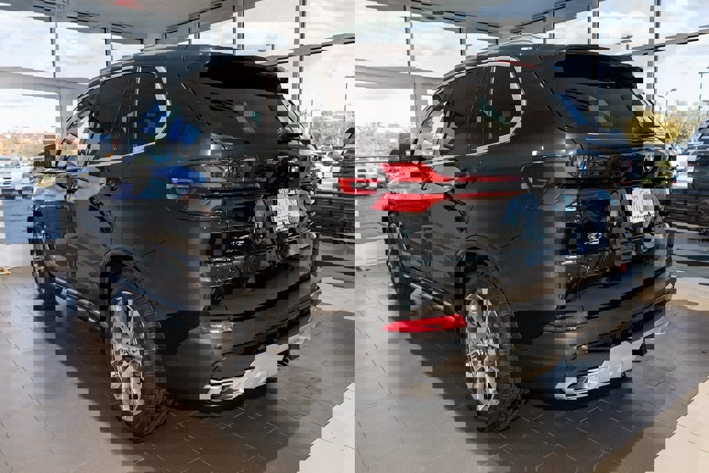 New 2026 BMW X5 xDrive40i w/ Premium Package image 4