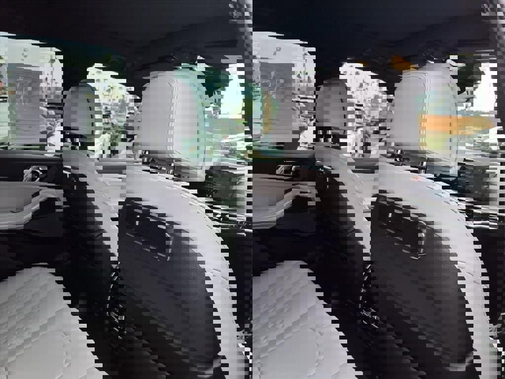 Used 2026 BMW X5 xDrive50e image 21