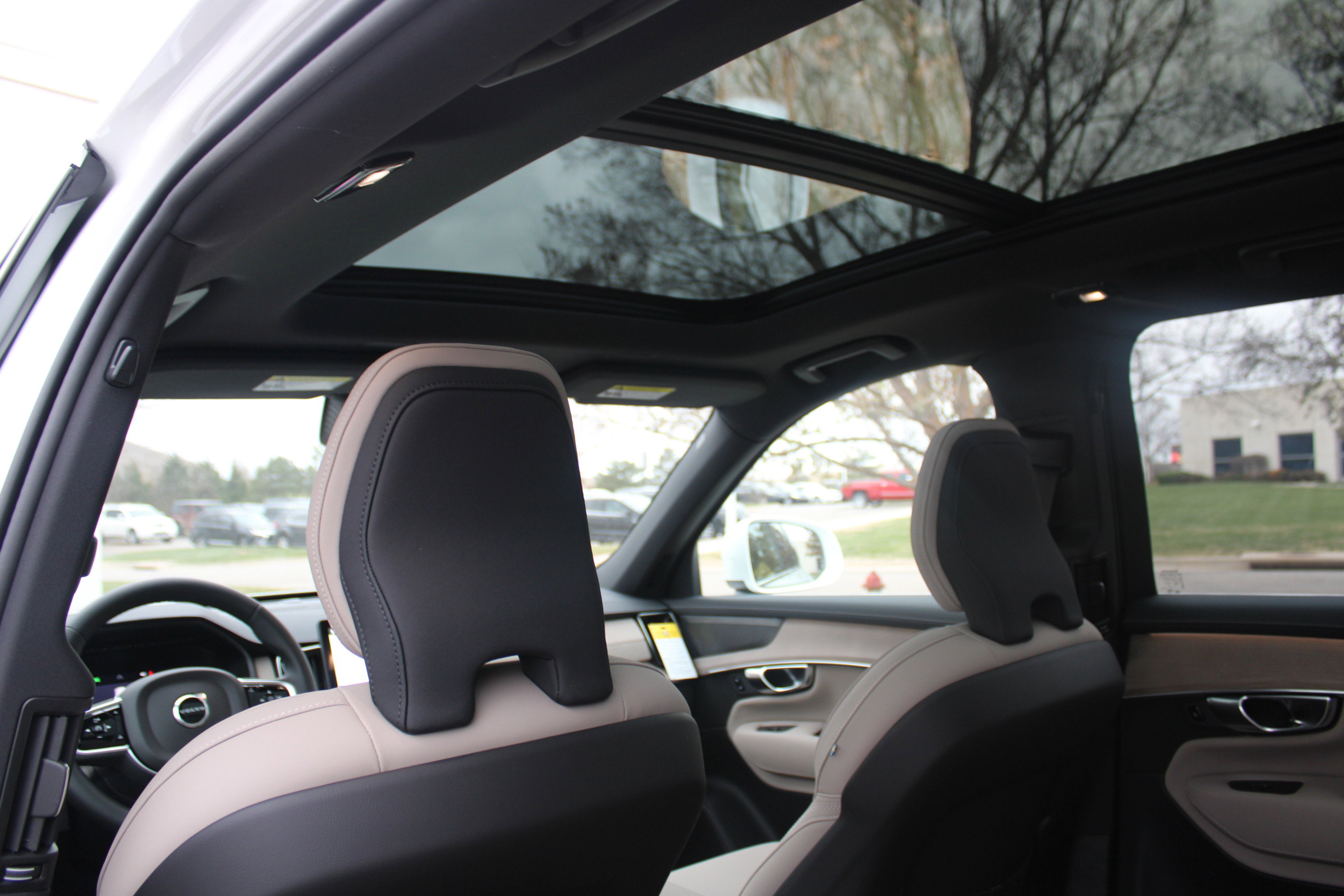 New 2026 Volvo XC90 B6 Plus w/ Protection Package AWD/4WD image 38