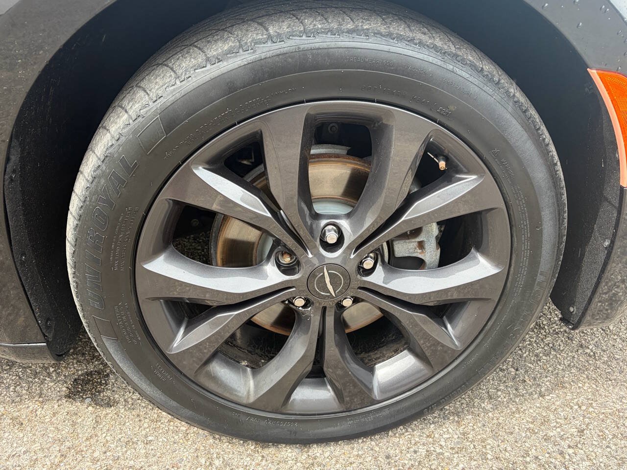 Used 2018 Chrysler Pacifica Touring-L w/ Premium Audio Group FWD image 23