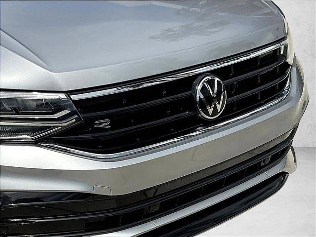 Used 2024 Volkswagen Tiguan SE R-Line FWD image 27