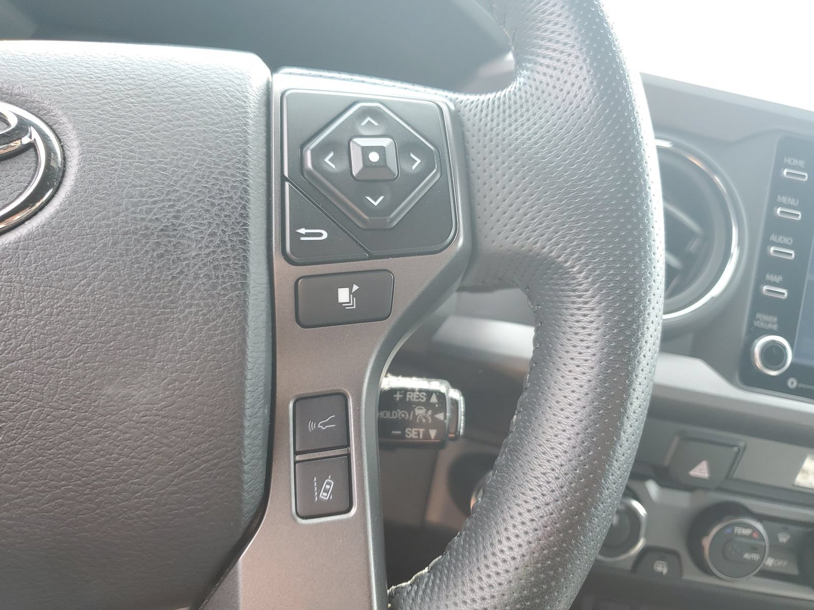 Certified 2023 Toyota Tacoma TRD Off-Road w/ Black Out Package (TMS) AWD/4WD image 21