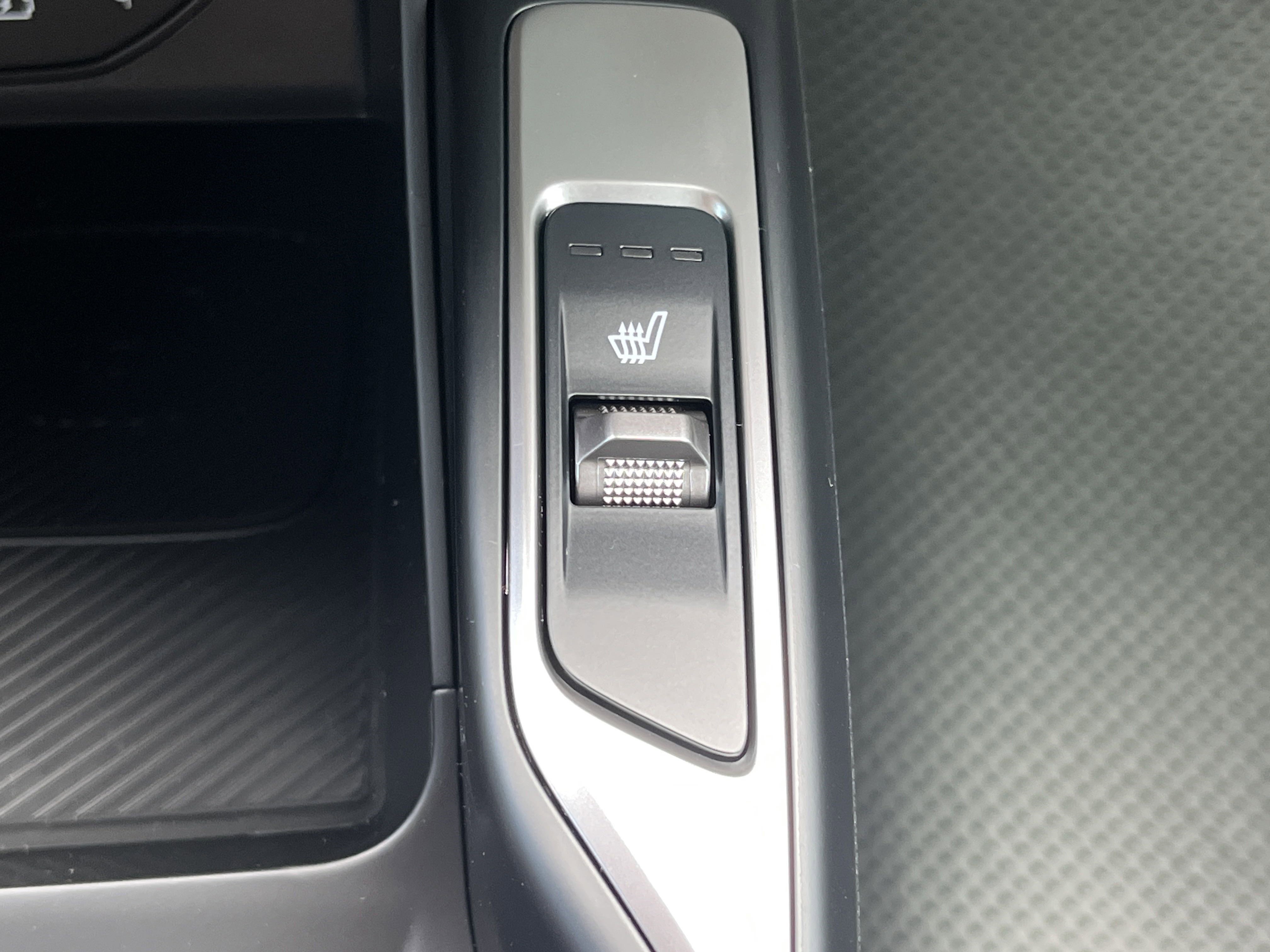 New 2025 Kia Sorento S image 11