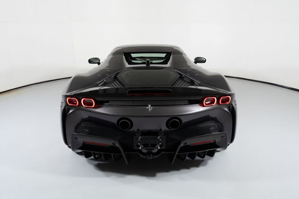 Used 2022 Ferrari SF90 Spider image 16