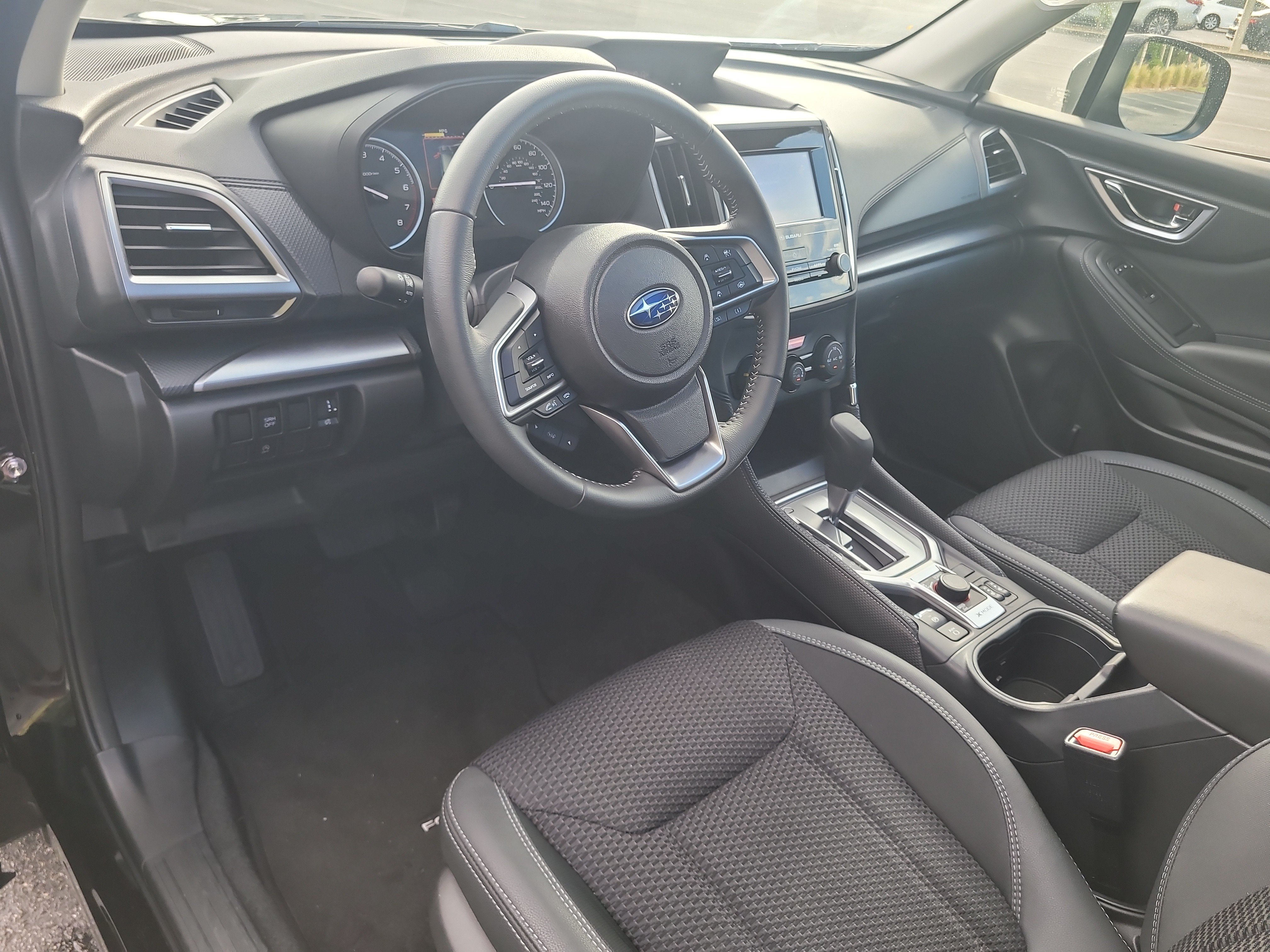 Used 2024 Subaru Forester Premium AWD/4WD image 18