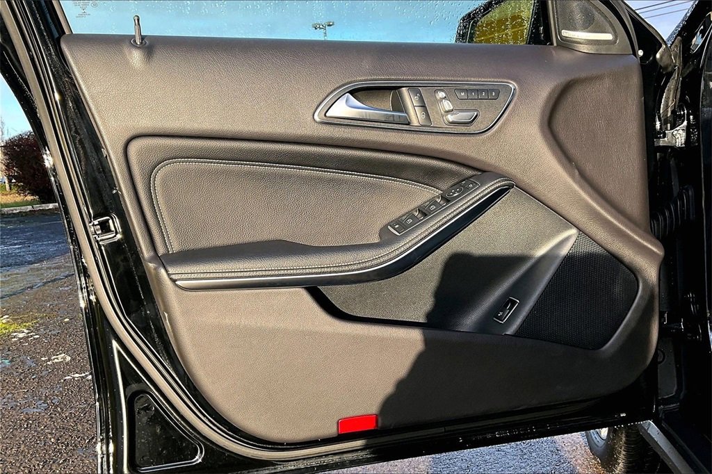 Used 2018 Mercedes-Benz GLA 250 4MATIC image 23