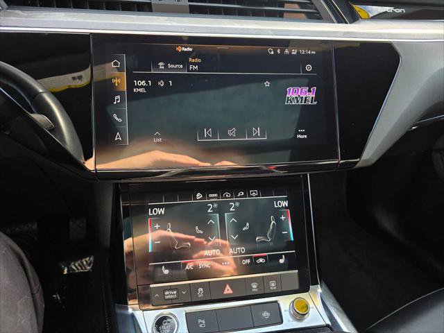 Used 2024 Audi Q8 e-tron Premium image 27