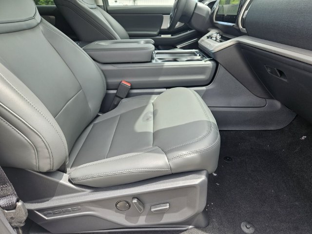 New 2026 Ford Expedition Active RWD image 16