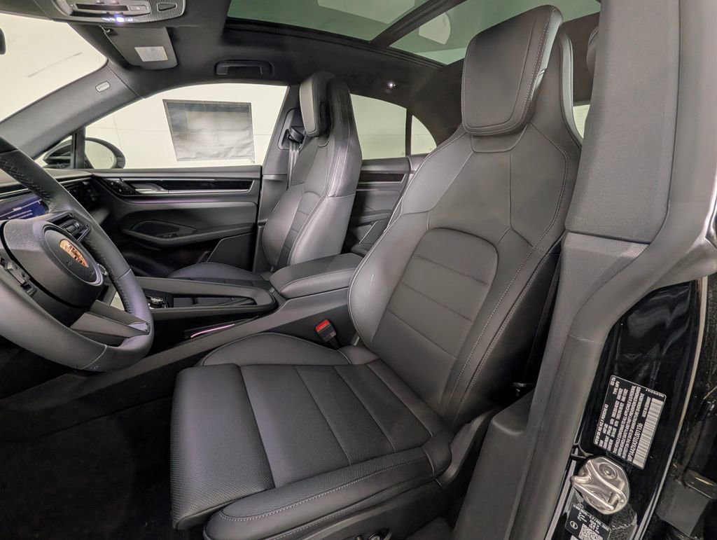New 2026 Porsche Macan 4 Electric image 5