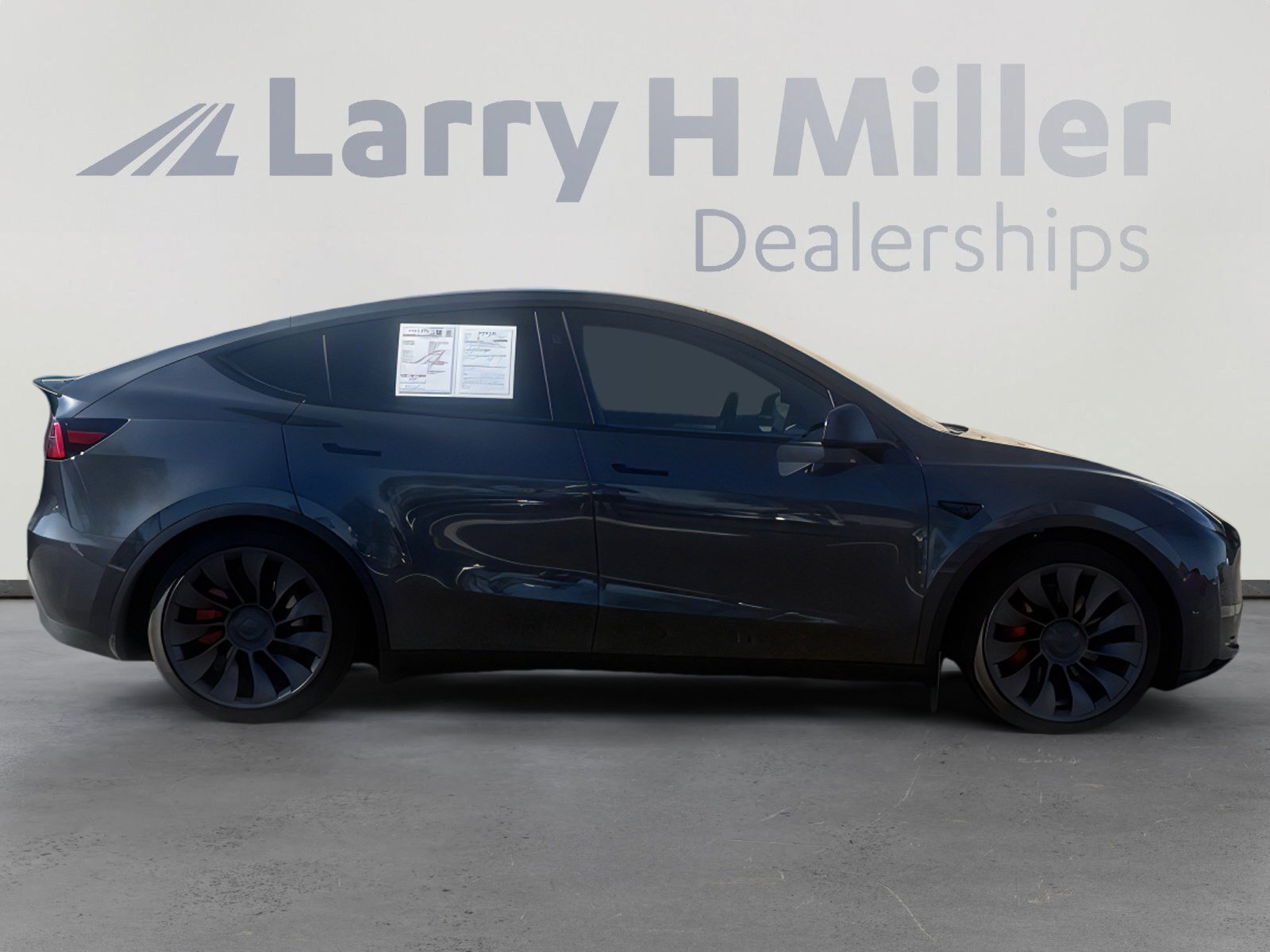 Used 2024 Tesla Model Y Performance image 7